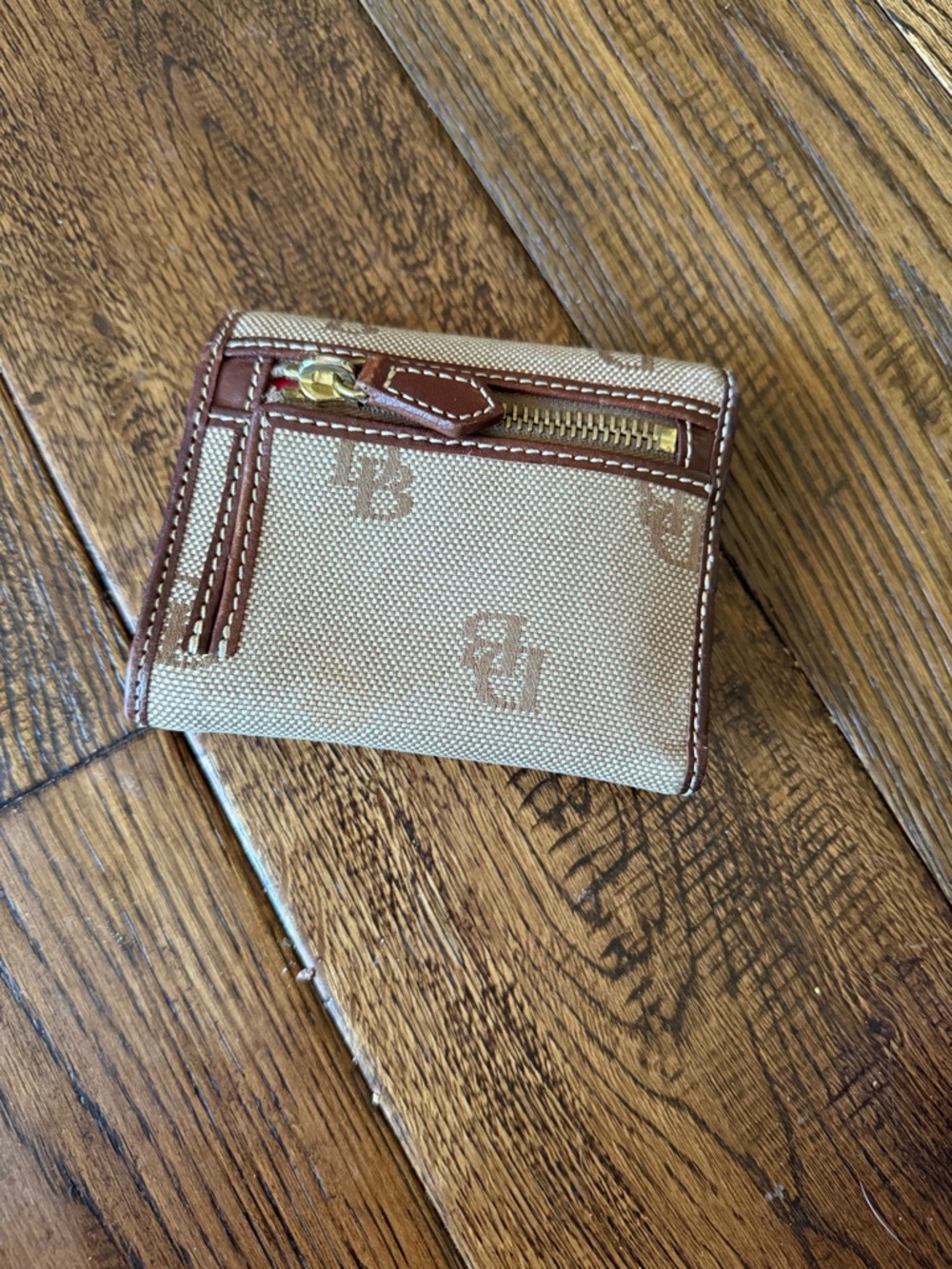 Dooney & Bourke Beige and Brown Canvas Card Wallet with Gold Plaque - Picture 4 of 5